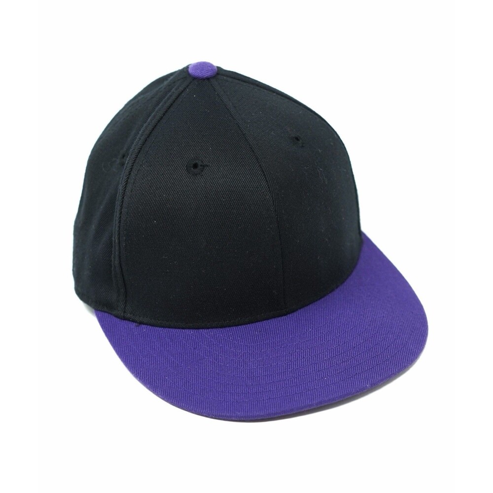 Flexfit 210 Premium Fitted Cap – Black/Purple
